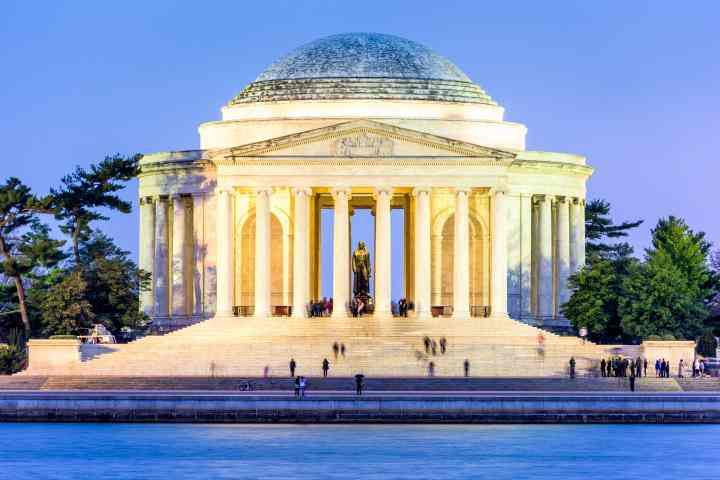 The Jefferson Memorial in Washington, DC is lit up.